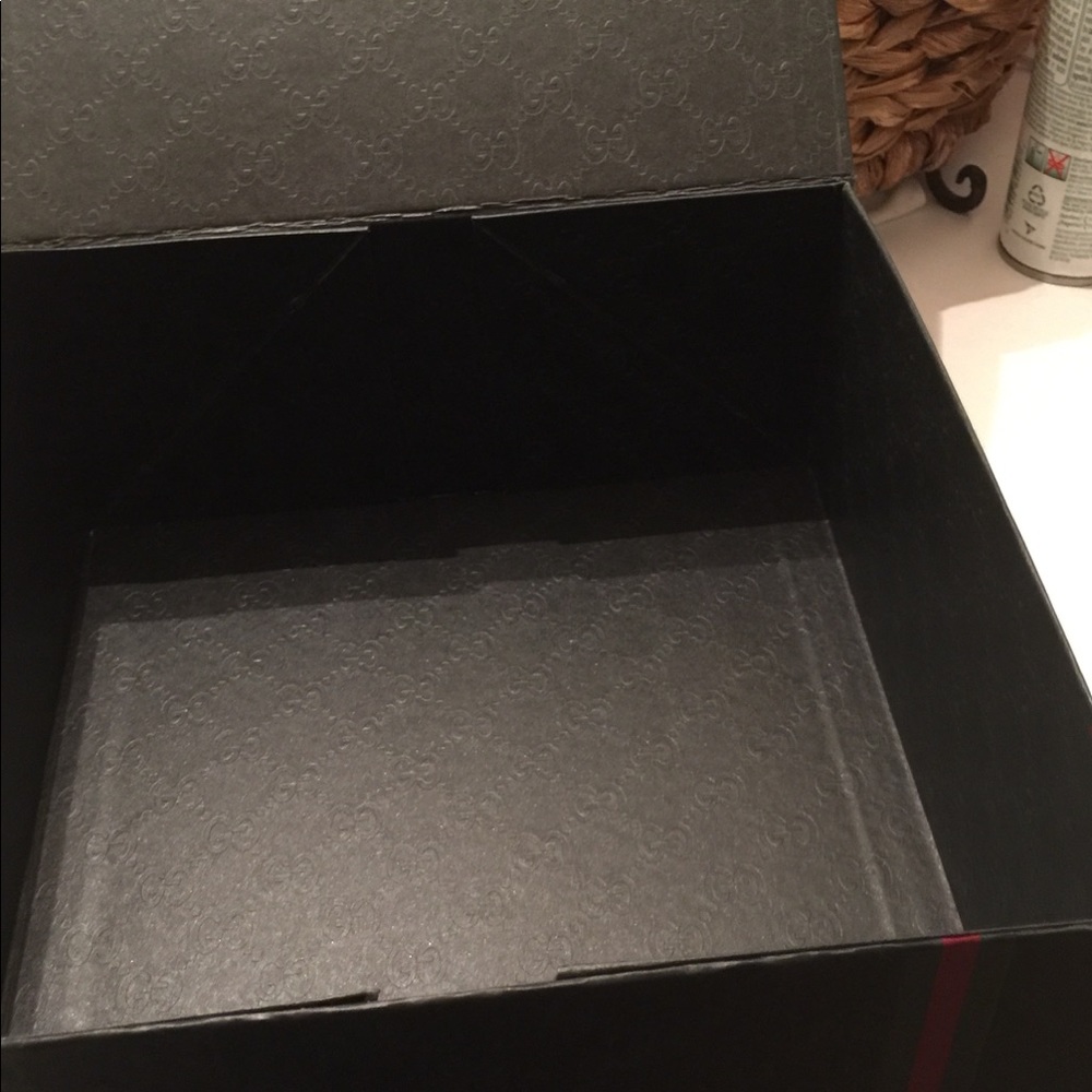 Authentic Gucci Parfums Box - Picture 3 of 5